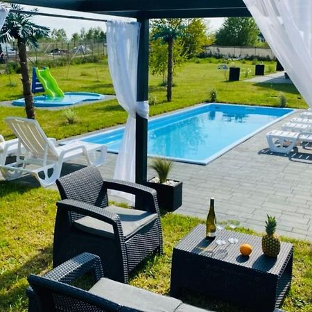 Domki Black Pearl Mielno Basen Sauna Jacuzzi Экстерьер фото